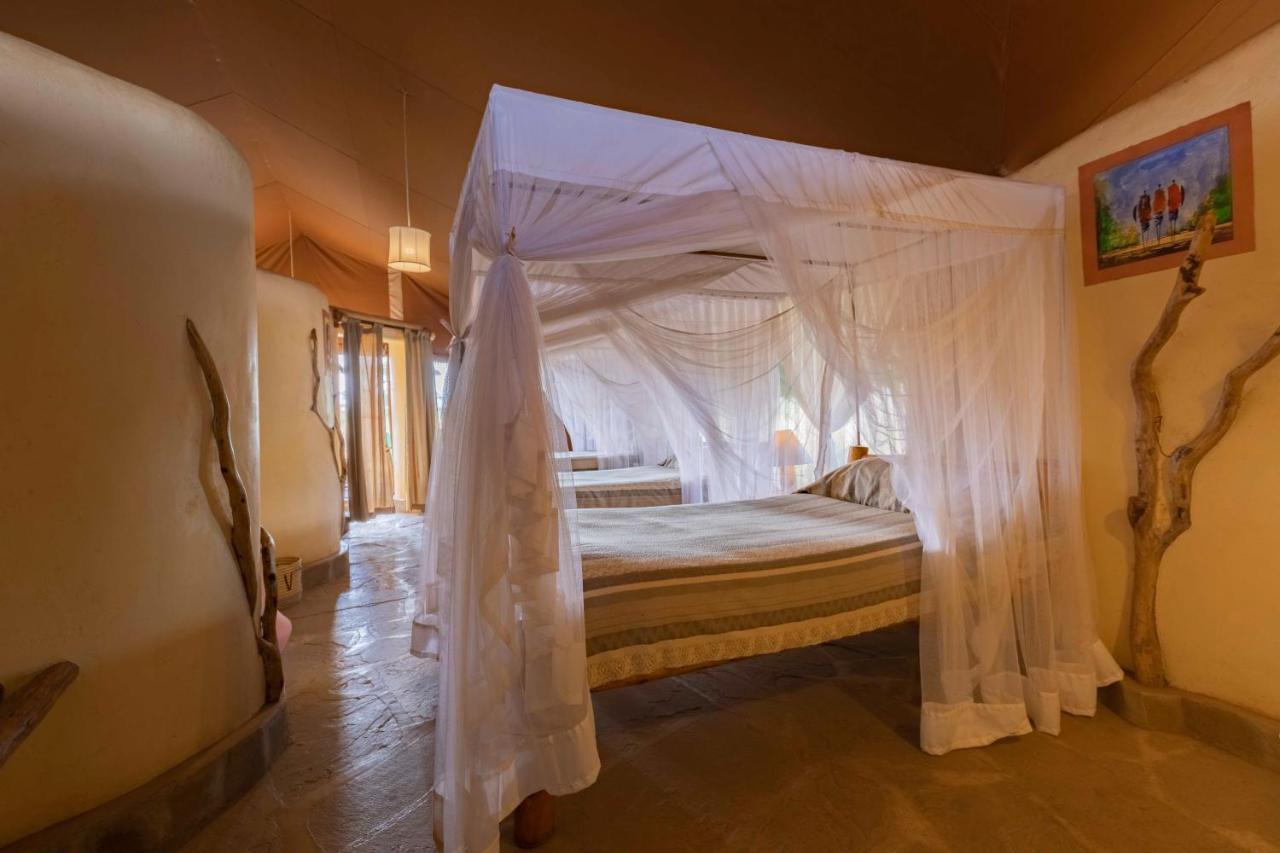 Kibo Safari Camp Vila Amboseli Exterior foto
