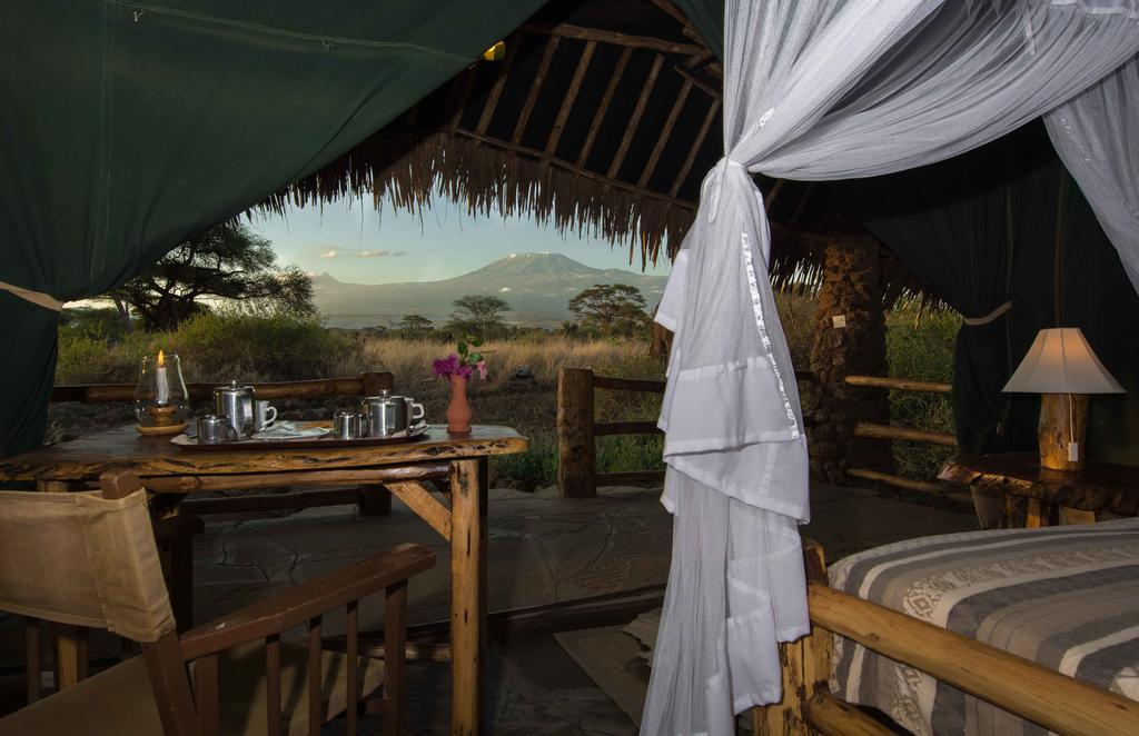 Kibo Safari Camp Vila Amboseli Exterior foto