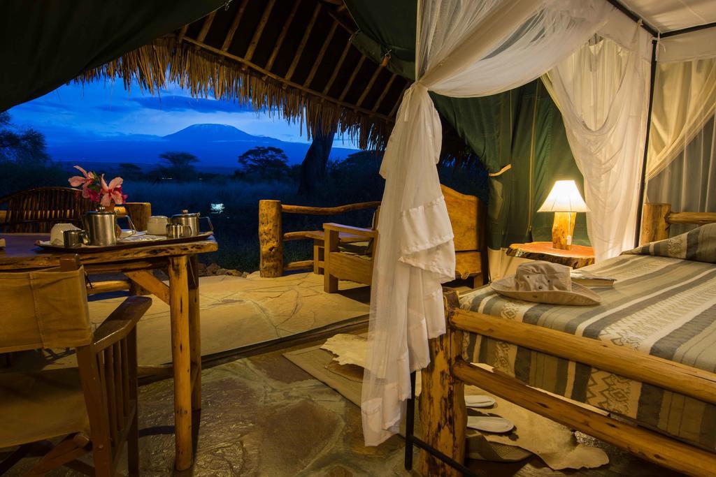 Kibo Safari Camp Vila Amboseli Exterior foto