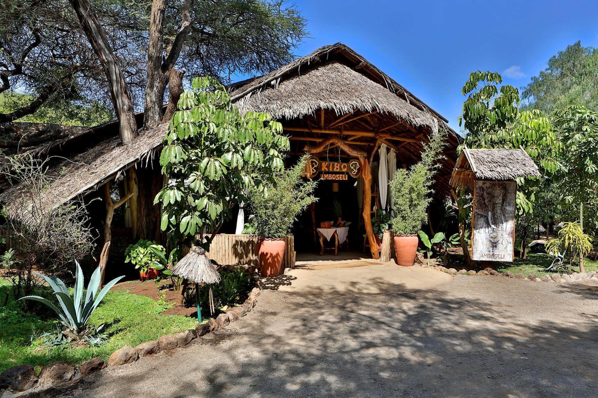 Kibo Safari Camp Vila Amboseli Exterior foto
