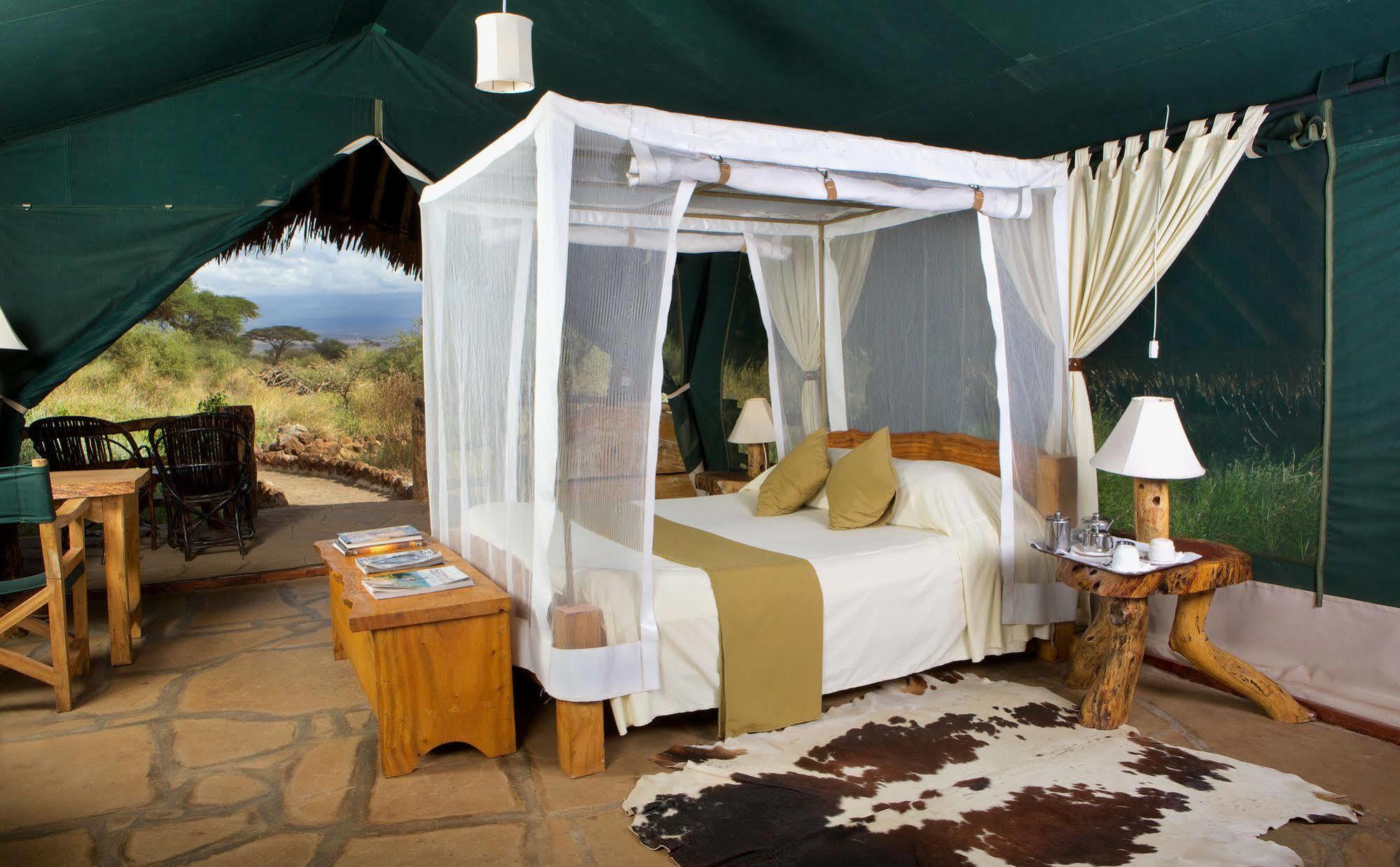 Kibo Safari Camp Vila Amboseli Exterior foto