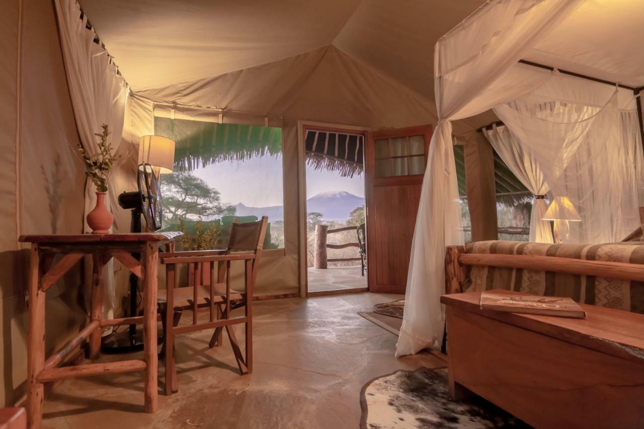 Kibo Safari Camp Vila Amboseli Exterior foto