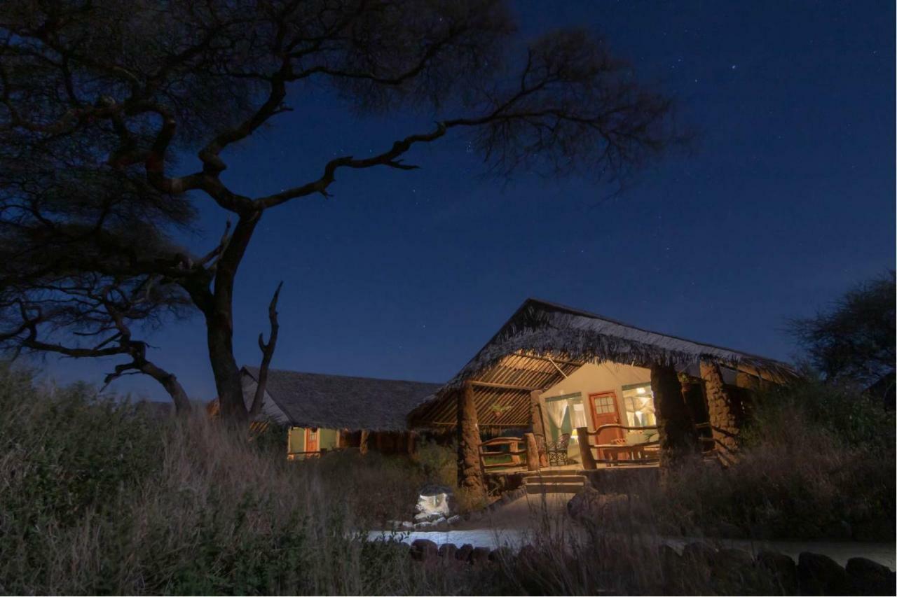Kibo Safari Camp Vila Amboseli Exterior foto