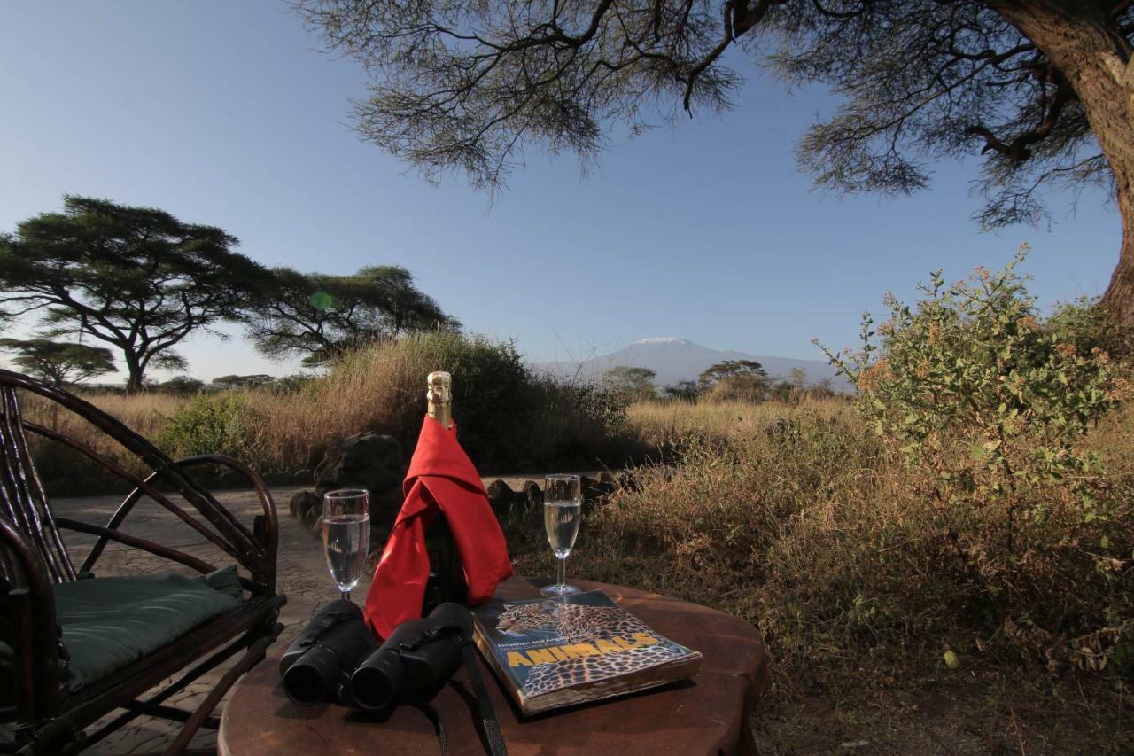 Kibo Safari Camp Vila Amboseli Exterior foto