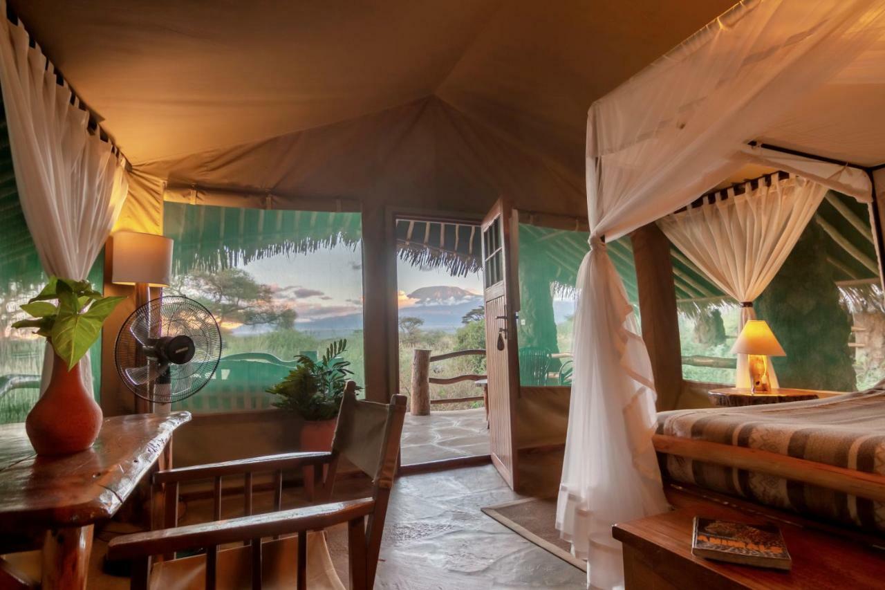 Kibo Safari Camp Vila Amboseli Exterior foto